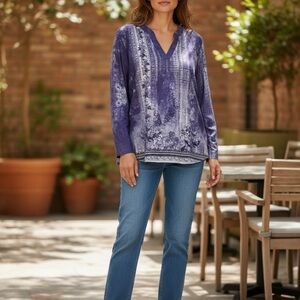 Trendy Floral Print V-Neck Long Sleeve Blouse NWOT